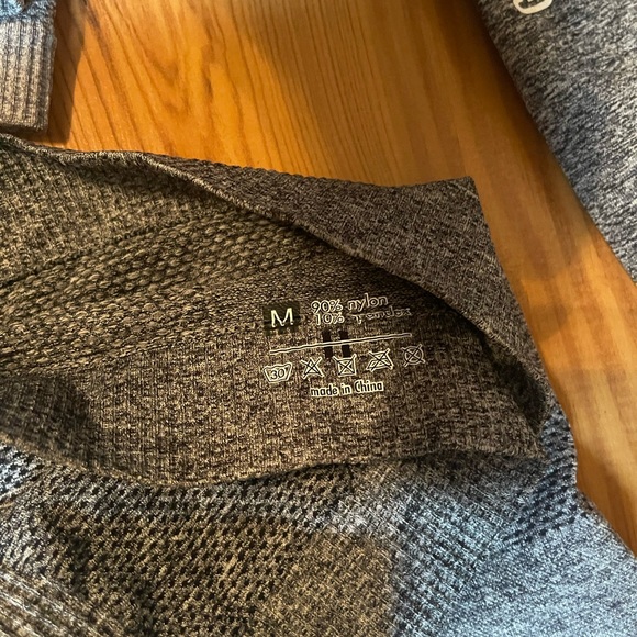 Gymshark Gray workout set - Picture 2 of 2